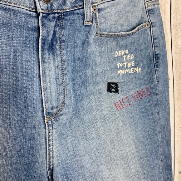 Paige | Hoxton Ankle Embellished Jeans - Picture 5 of 8